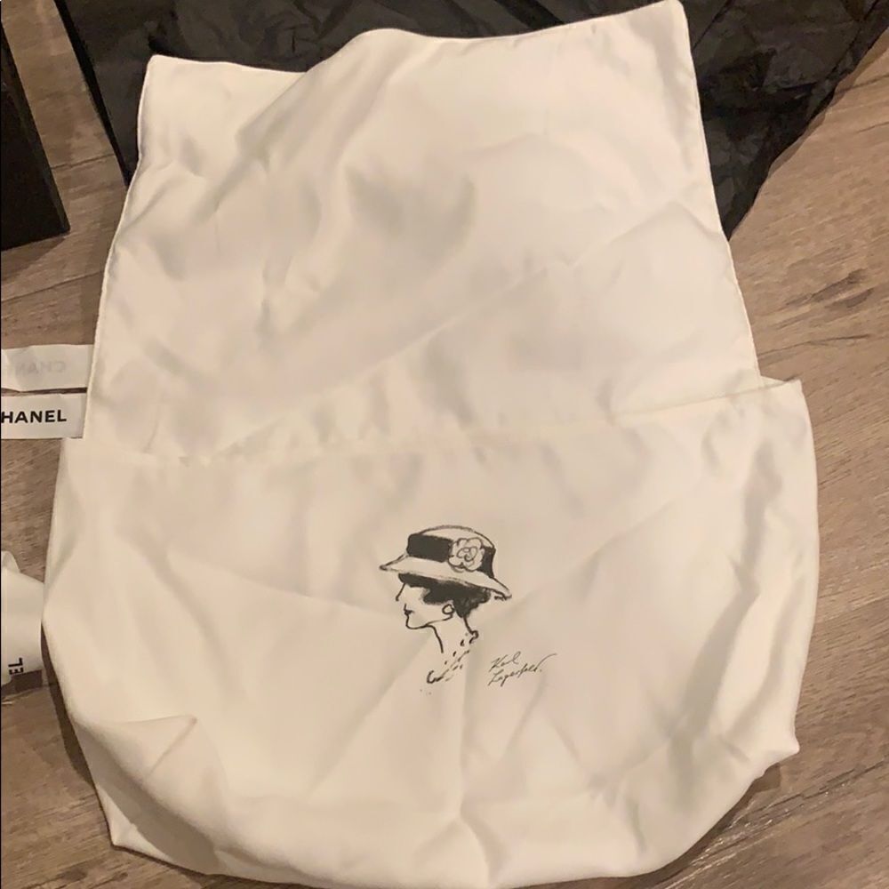 Chanel hardboard box bundle - Picture 3 of 8